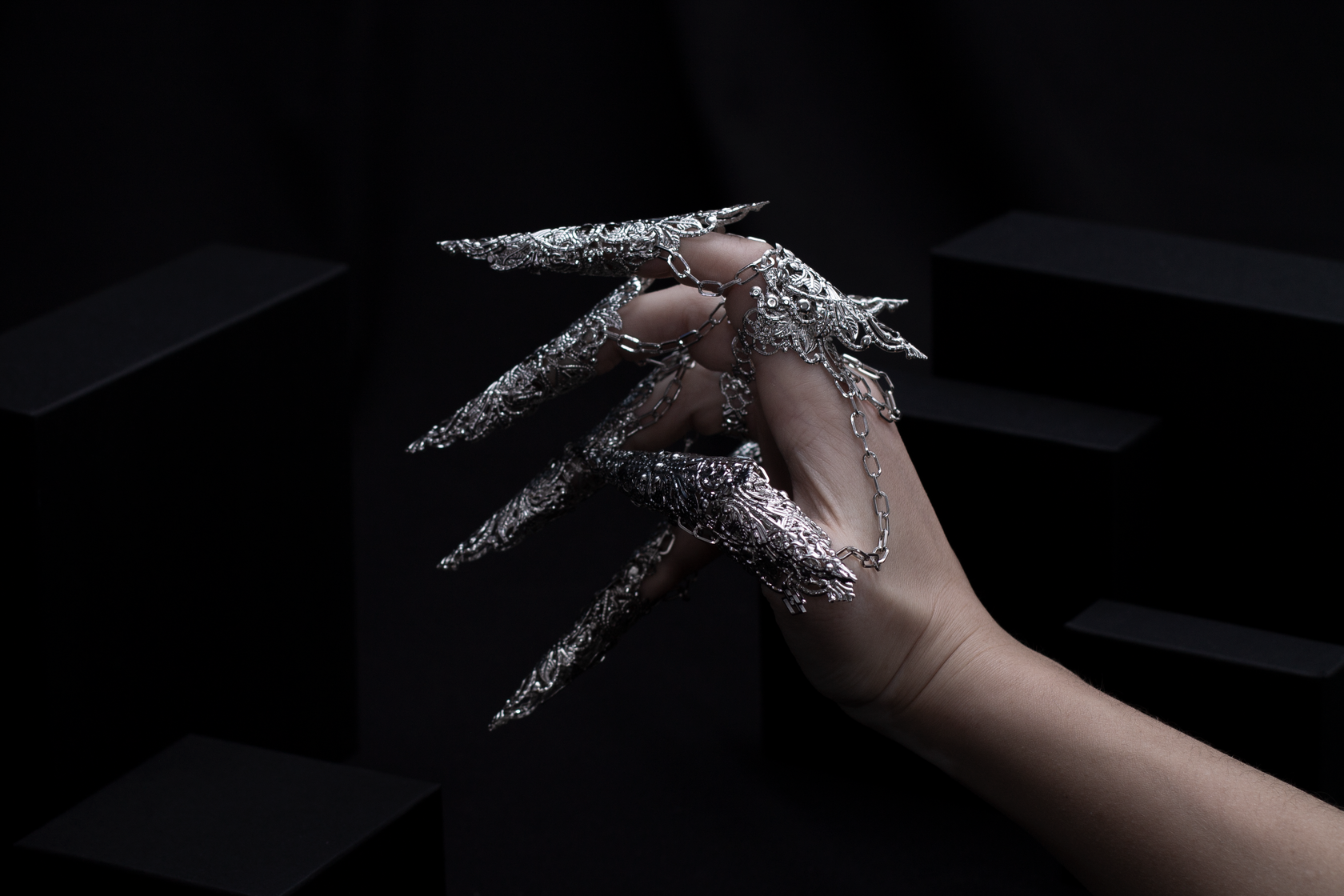 Fingers Glove with Claws R-17 - MYRIL JEWELS – Myril Jewels