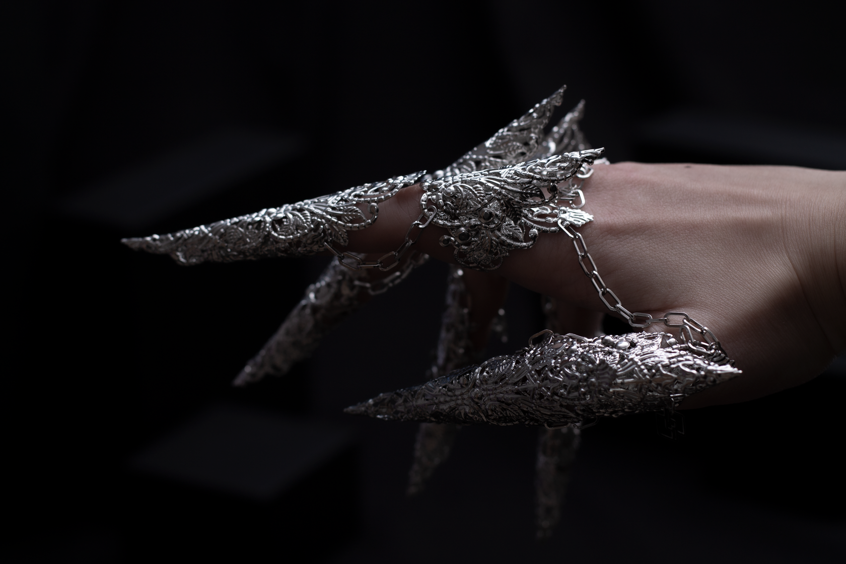 Fingers Glove with Claws R-17 - MYRIL JEWELS – Myril Jewels